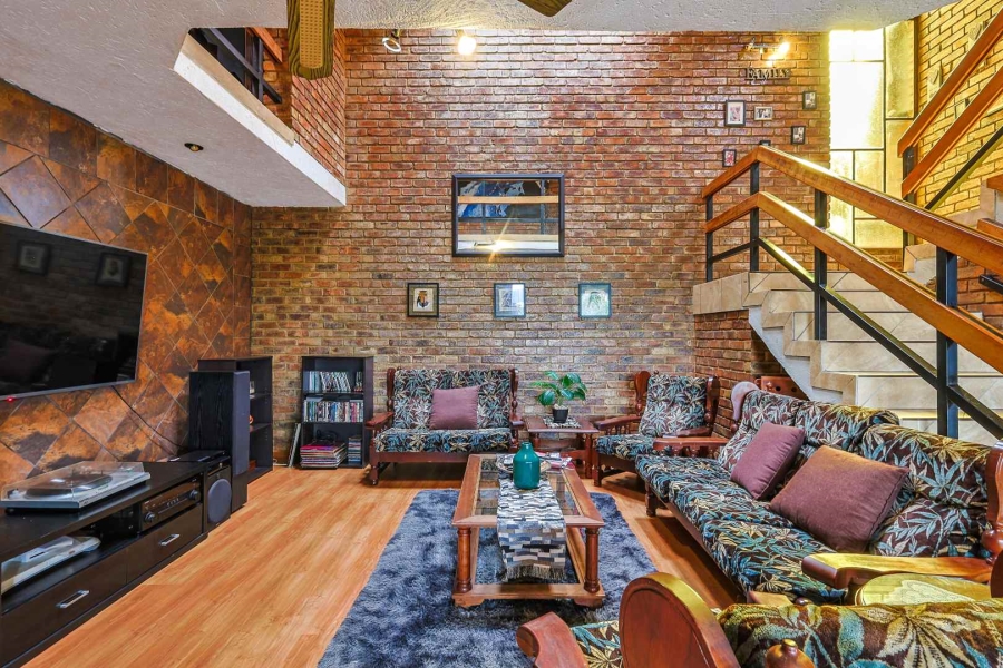 4 Bedroom Property for Sale in Hartbeespoort North West